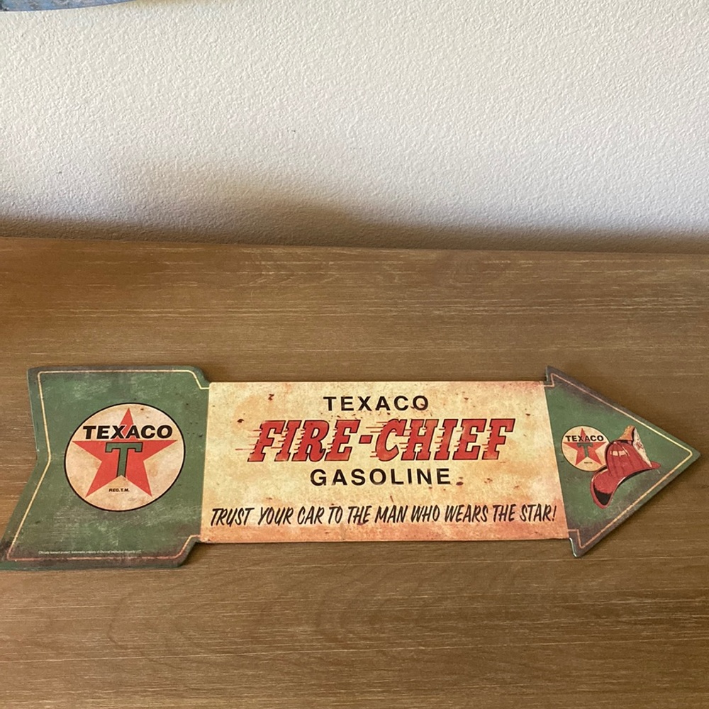 Vintaged Styled Texaco Fire Chief Gasoline Metal Sign